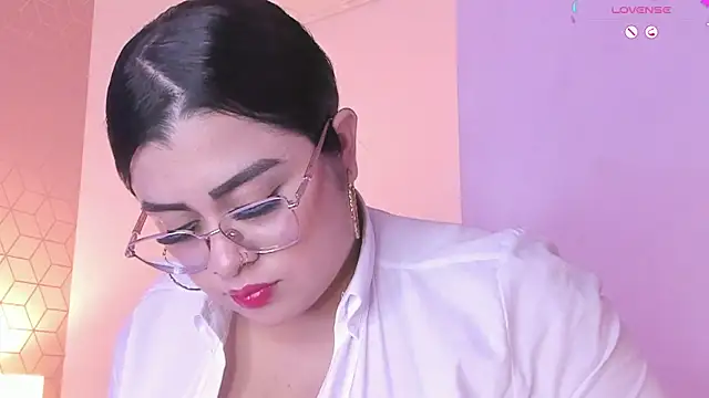 Snapshot of Emilyboobss chatting on 03-15-25, 06:47 Emilyboobss online show from 03-15-25, 06:47