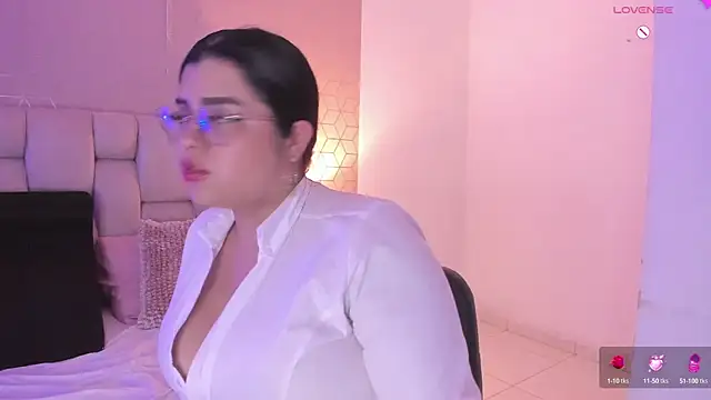 Snapshot of Emilyboobss chatting on 03-17-25, 09:55 Emilyboobss online show from 03-17-25, 09:55