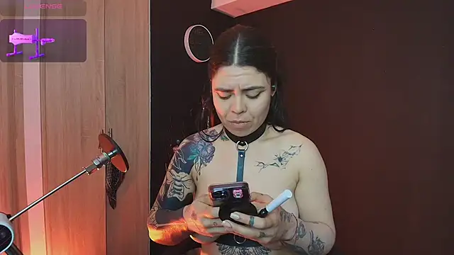 Snapshot of _WednesdayFriday_ chatting on 09-25-25, 05:27 WednesdayFriday online show from 09-25-25, 05:27