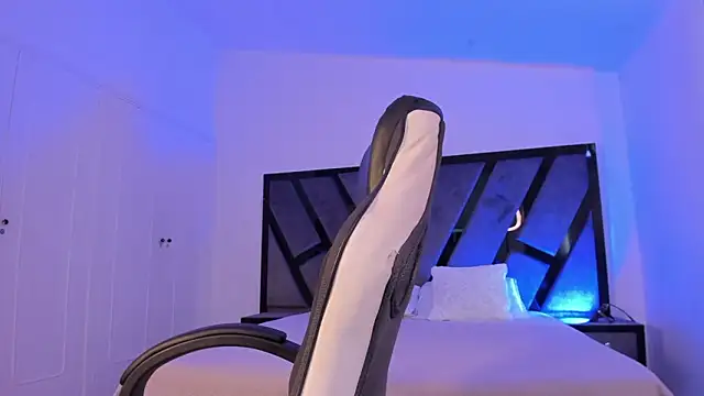 JacksonMuller  online show from 02-11-26, 02:11