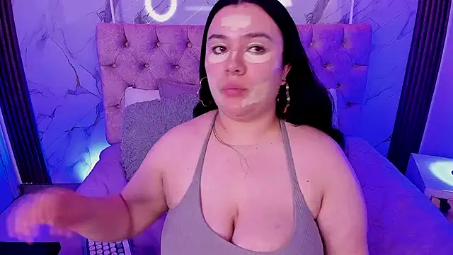 Abbyy Brooks online show from 11-19-25, 11:21