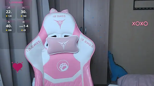 Snapshot of LeahGottty chatting on 11-28-25, 02:14 LeahGottty online show from 11-28-25, 02:14