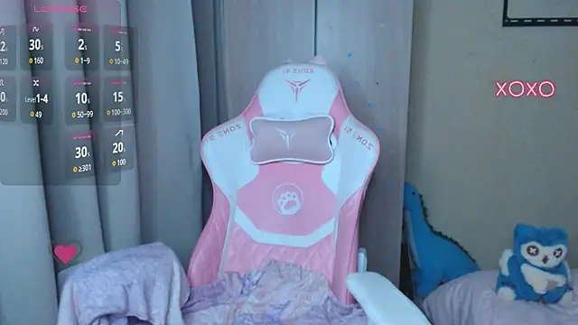 Snapshot of LeahGottty chatting on 11-29-25, 02:14 LeahGottty online show from 11-29-25, 02:14