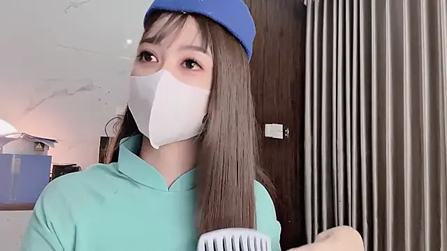 Snapshot of Mono-Stewardesss chatting on 10-19-25, 03:01 Mono-Stewardesss online show from 10-19-25, 03:01