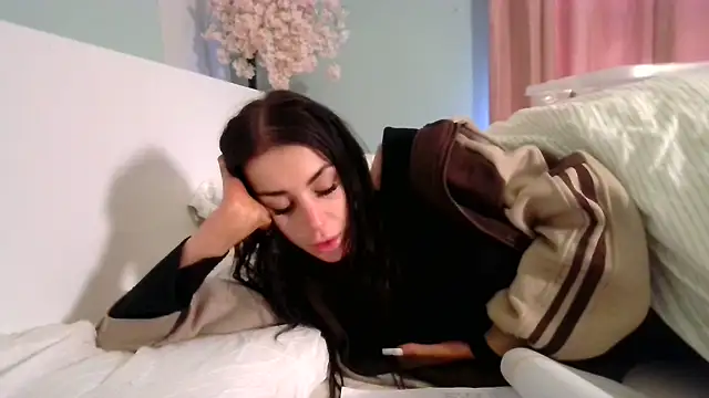 josiexcx online show from 11-18-25, 01:04