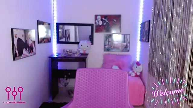 Snapshot of Cristal_w chatting on 09-09-25, 12:37 Cristal w online show from 09-09-25, 12:37