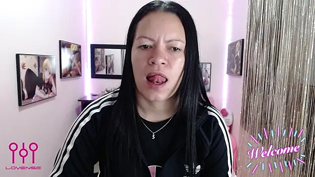 Snapshot of Cristal_w chatting on 10-27-25, 01:37 Cristal w online show from 10-27-25, 01:37