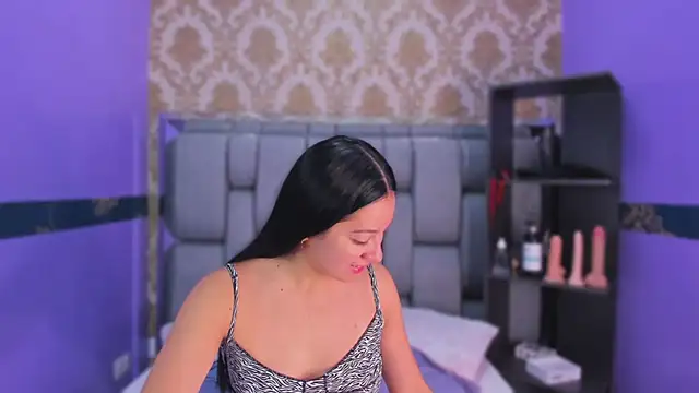 Snapshot of Lila_Pinky chatting on 10-10-25, 12:48 Lila Pinky online show from 10-10-25, 12:48