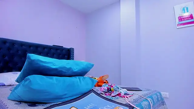 Snapshot of ClayrRosse chatting on 02-01-25, 06:19 ClayrRosse online show from 02-01-25, 06:19