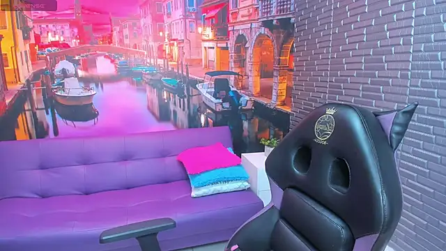 Snapshot of Small_naughty_ chatting on 02-10-26, 01:37 Small naughty online show from 02-10-26, 01:37