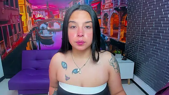 Snapshot of Small_naughty_ chatting on 03-04-26, 01:39 Small naughty online show from 03-04-26, 01:39