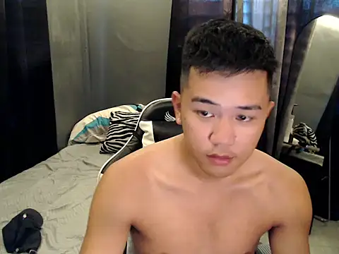 xgregor07 online show from 09-28-25, 01:44