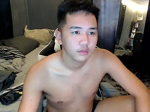 xgregor07 online show from 10-28-25, 03:43