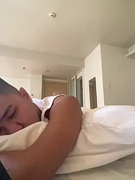 xgregor07 online show from 12-16-25, 01:32