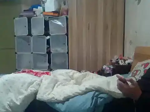 Snapshot of Beijing2000 chatting on 12-11-24, 12:12 Beijing2000 online show from 12-11-24, 12:12