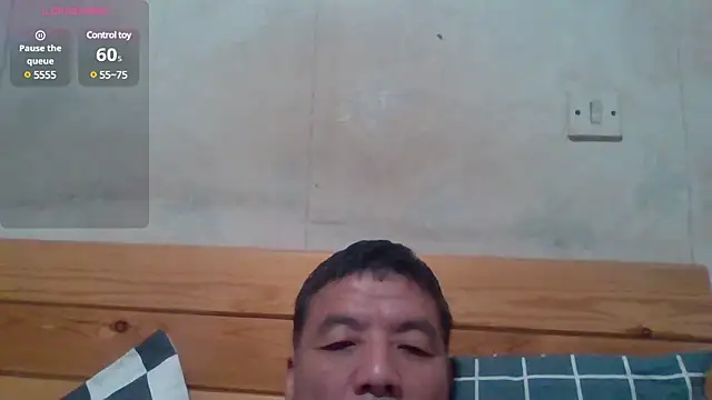 Snapshot of Beijing2000 chatting on 02-11-25, 09:20 Beijing2000 online show from 02-11-25, 09:20