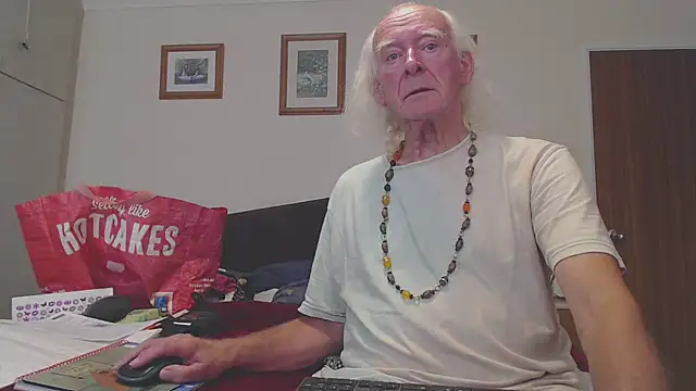 WaverlyKernow online show from 09-21-25, 01:35