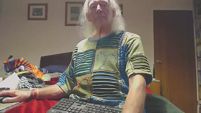 WaverlyKernow online show from 02-11-26, 08:19