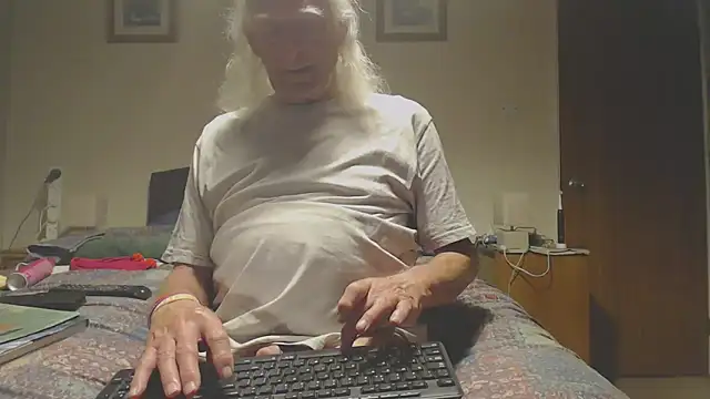 WaverlyKernow online show from 04-24-26, 07:27