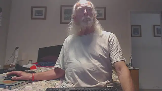 WaverlyKernow online show from 05-24-26, 06:40