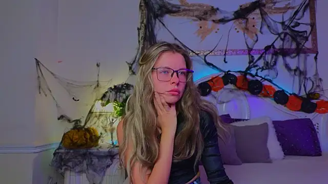 Real Tini online show from 10-24-25, 11:50