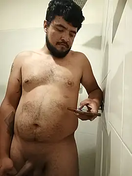 Snapshot of Bartolito001 chatting on 10-13-25, 06:02 Bartolito001 online show from 10-13-25, 06:02