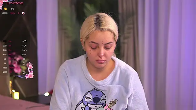 Snapshot of VictoriaMorrone chatting on 02-27-25, 09:32 VictoriaMorrone online show from 02-27-25, 09:32