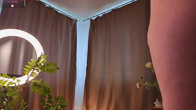 SoniaScott online show from 04-15-26, 02:51