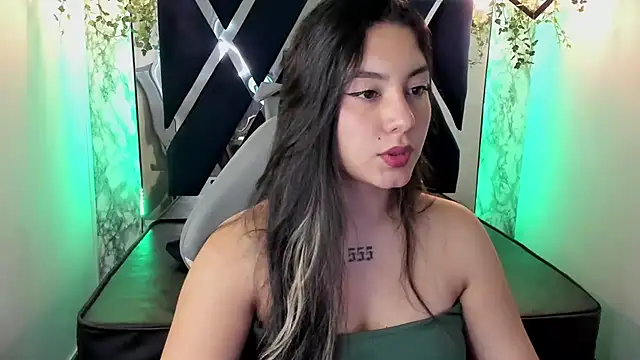 Snapshot of Lia_14_ chatting on 02-07-25, 11:45 Lia 14 online show from 02-07-25, 11:45