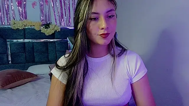 Snapshot of Lia_14_ chatting on 09-25-25, 10:24 Lia 14 online show from 09-25-25, 10:24