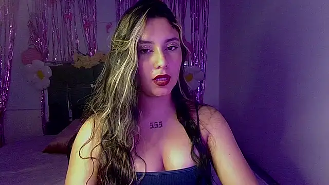 Snapshot of Lia_14_ chatting on 10-11-25, 12:32 Lia 14 online show from 10-11-25, 12:32