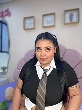 Snapshot of Emily_cooper20 chatting on 10-14-25, 12:11 Emily cooper20 online show from 10-14-25, 12:11