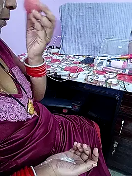 Snapshot of reemacouple007 chatting on 06-07-26, 07:45 reemacouple007 online show from 06-07-26, 07:45