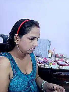 Snapshot of reemacouple007 chatting on 06-08-26, 08:04 reemacouple007 online show from 06-08-26, 08:04