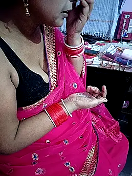 Snapshot of reemacouple007 chatting on 06-25-26, 06:40 reemacouple007 online show from 06-25-26, 06:40