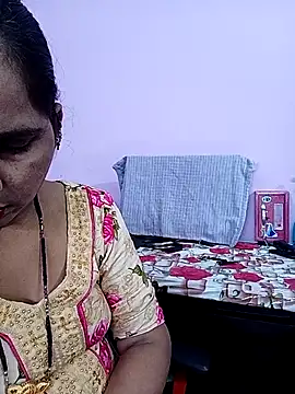Snapshot of reemacouple007 chatting on 07-04-26, 06:14 reemacouple007 online show from 07-04-26, 06:14