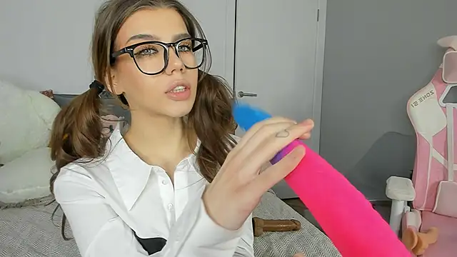 Snapshot of dolly_ll chatting on 01-08-25, 07:24 dolly ll online show from 01-08-25, 07:24