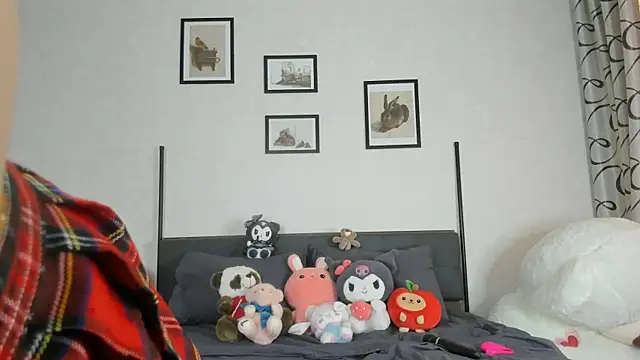 Snapshot of dolly_ll chatting on 03-18-25, 01:20 dolly ll online show from 03-18-25, 01:20