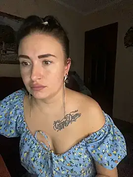 Snapshot of Roxana_Bell chatting on 02-19-26, 07:32 Roxana Bell online show from 02-19-26, 07:32