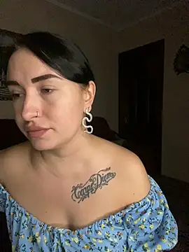 Snapshot of Roxana_Bell chatting on 02-20-26, 08:53 Roxana Bell online show from 02-20-26, 08:53