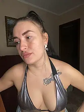 Snapshot of Roxana_Bell chatting on 02-23-26, 07:55 Roxana Bell online show from 02-23-26, 07:55