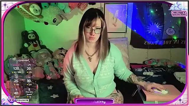 AmbrosiaKitty online show from 04-17-26, 05:10