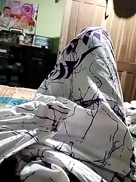 Snapshot of DulajThushara2468 chatting on 12-21-25, 02:35 DulajThushara2468 online show from 12-21-25, 02:35