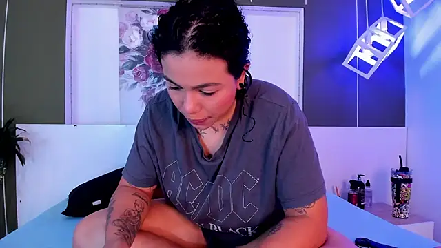 Alexxxholy online show from 02-22-25, 01:46