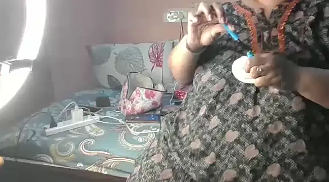 Ravina patil1 online show from 01-22-25, 04:02