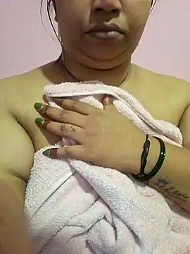 Snapshot of Ravina_patil1 chatting on 07-07-26, 03:53 Ravina patil1 online show from 07-07-26, 03:53