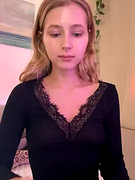 LunaRase online show from 10-16-25, 11:00