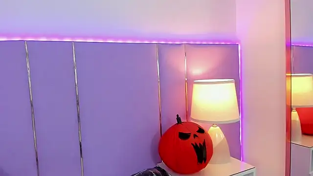 SophyRuiz  online show from 10-13-25, 11:54