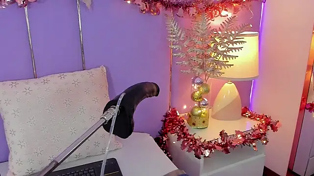 SophyRuiz  online show from 12-18-25, 12:00