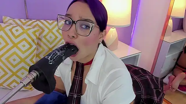 SophyRuiz  online show from 02-09-26, 12:09